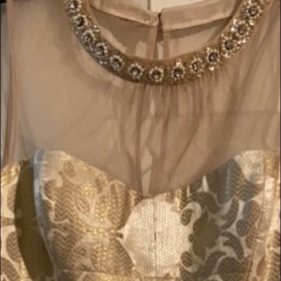 Maggy London - Picture 1 of 3